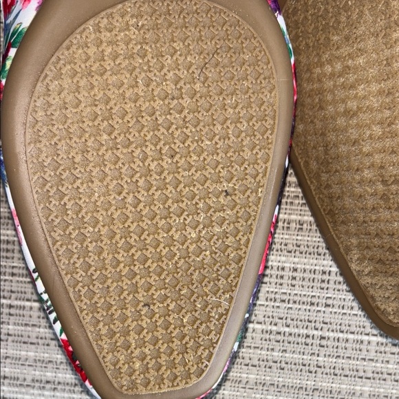 Comfortview Floral Slingback Flats - Red, Purple, White - Picture 9 of 17